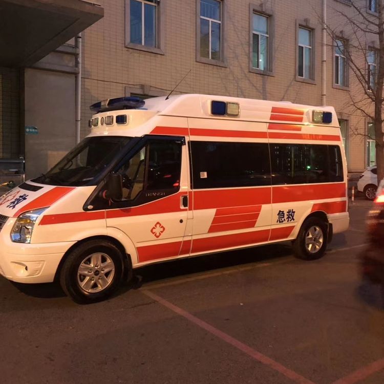 乌达夜间租赁救护车护送病人转院：安全转运的 8 大核心注意事项